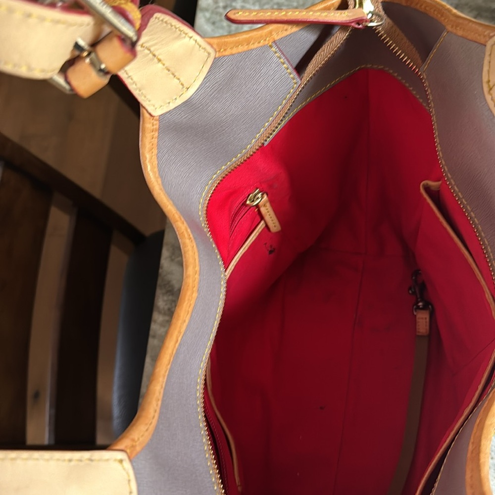 DOONEY & BURKE HANDBAG - Picture 5 of 10